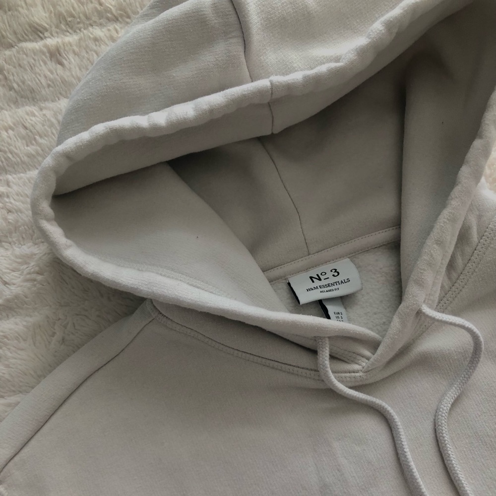 cream sweatshirt relaxed fit